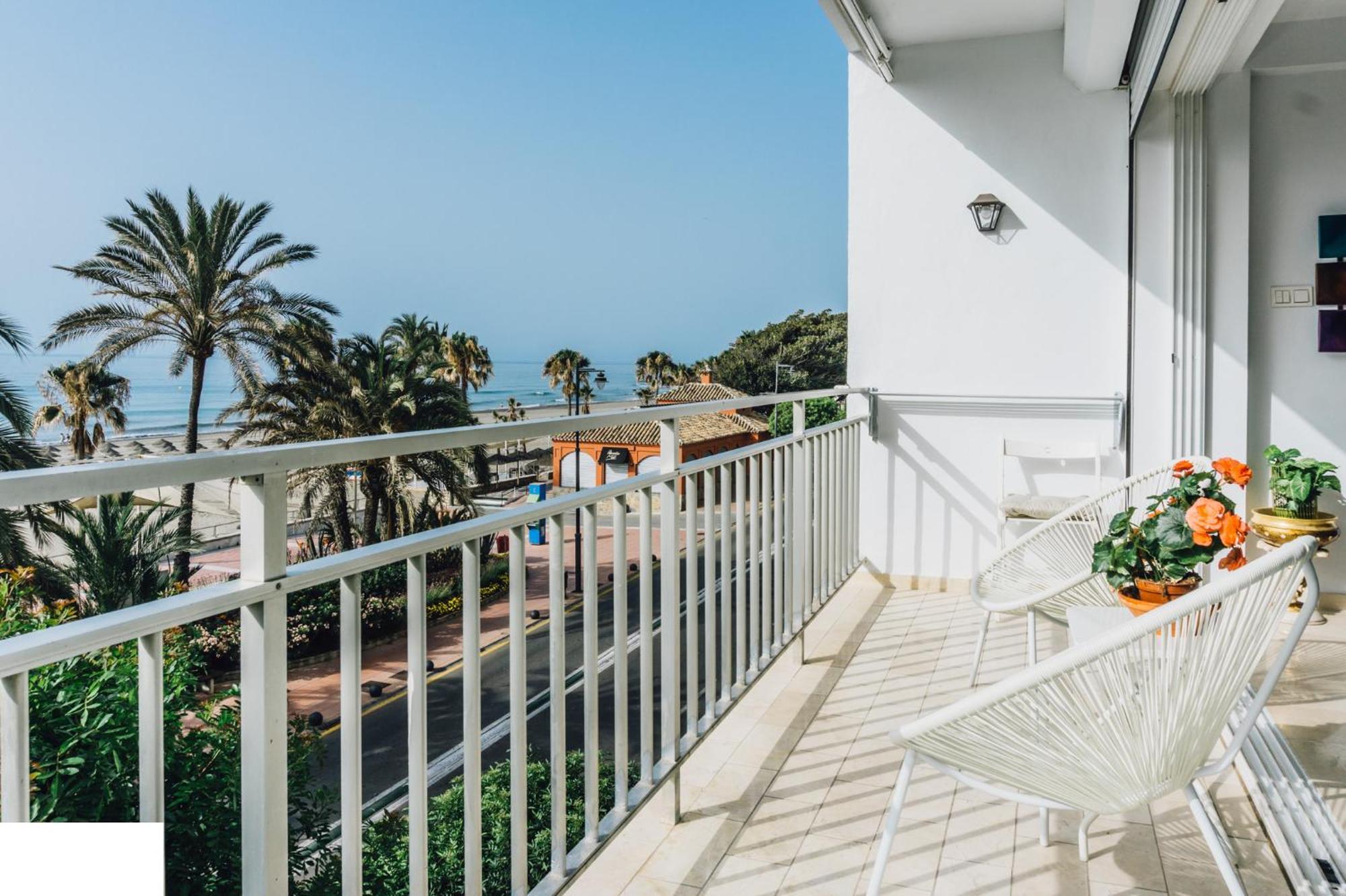 First Line Beach Sea View إِستيبونا المظهر الخارجي الصورة