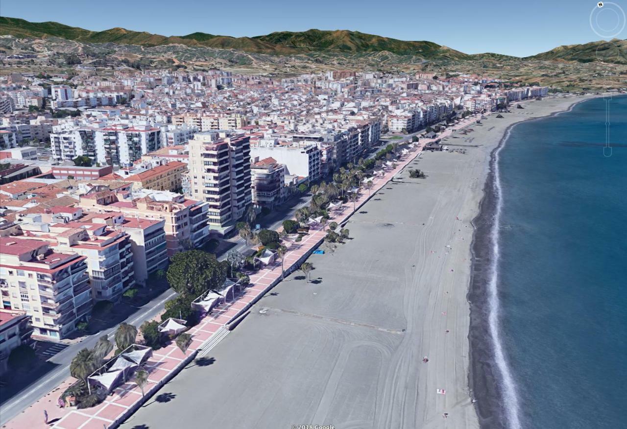 First Line Beach Sea View إِستيبونا المظهر الخارجي الصورة