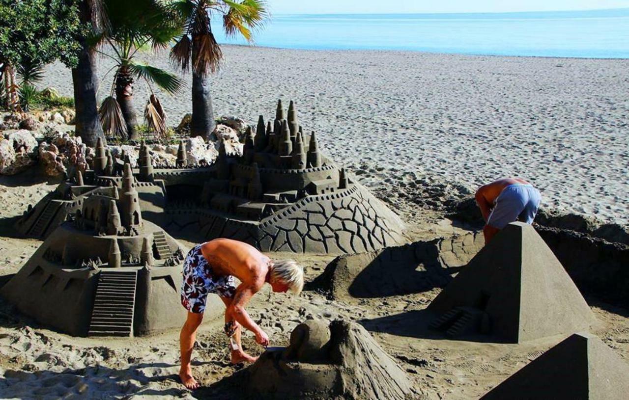 First Line Beach Sea View إِستيبونا المظهر الخارجي الصورة